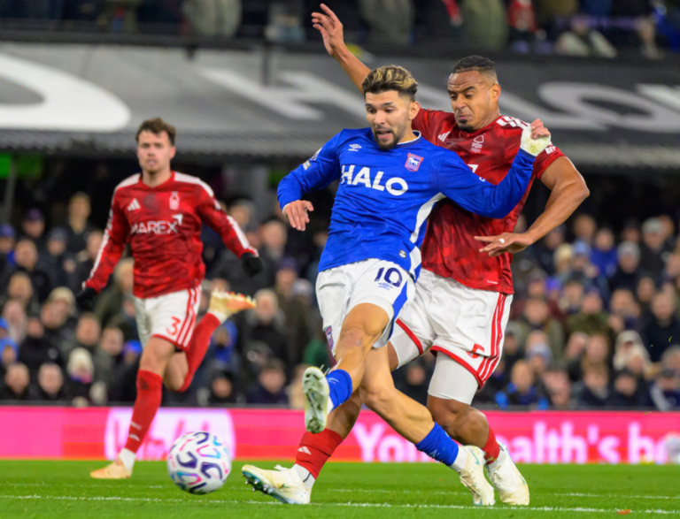 Ipswich Town vs Nottingham Forest (02:00 - 24/10)